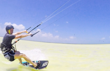 Airlift Kiteboarding Cancun – Kitesurf Isla blanca