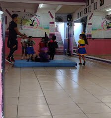 Academia De Baile “Innova Dance Cancún”