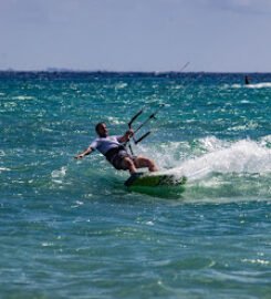 Isla Blanca Kiteboarding & Wingfoil School Cancun