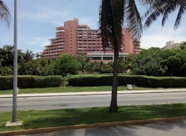 Hotel Zone Salsa o Bachata Lessons Tour