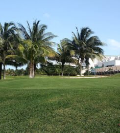 Paradisus 9-hole golf course