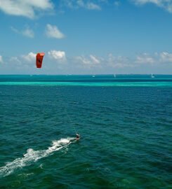 Shaka Vibes Kite & Wingfoil School
